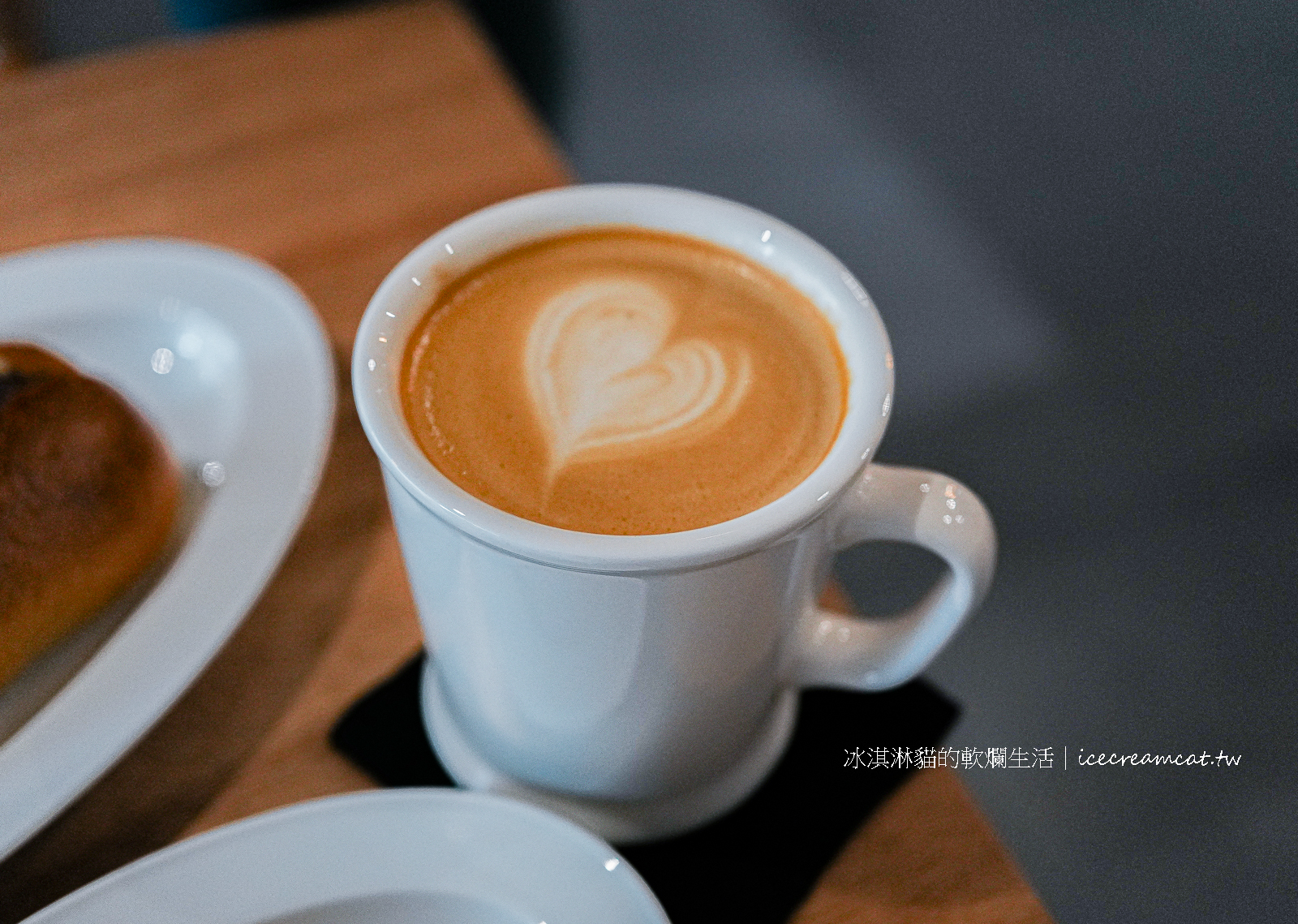 powder coffee｜行天宮附近咖啡廳早午餐推薦，菜單必點紅豆奶油脆皮麵包 @冰淇淋貓的軟爛生活