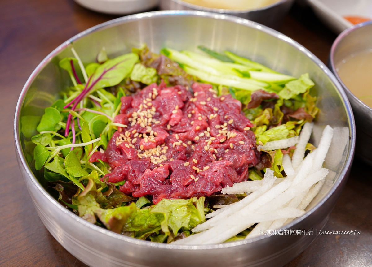首爾廣藏市場｜富村生拌牛肉訂位方式 米其林必比登推薦，菜單必吃生章魚 @冰淇淋貓的軟爛生活