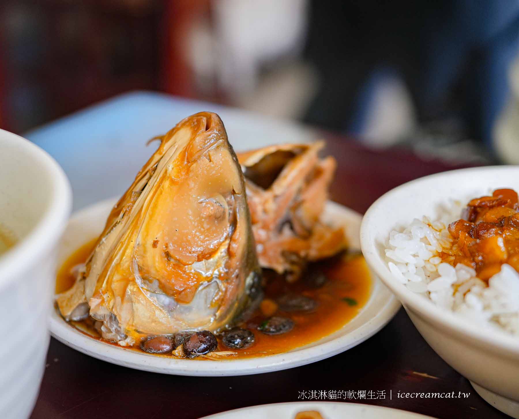 【新莊迴龍美食】魯肉發無刺虱目魚粥只賣早午餐，菜單必點滷肉飯與魚皮湯 @冰淇淋貓的軟爛生活