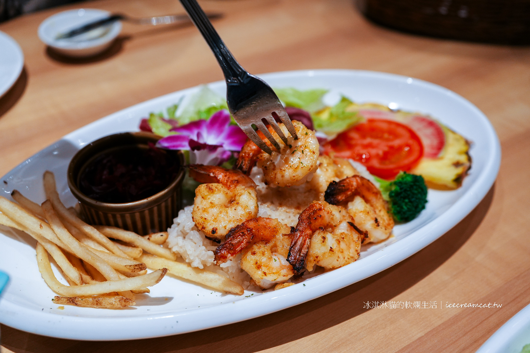 【La Ohana】lalaport 南港店 在台灣首開店，菜單必點夏威夷烤雞 需訂位 @冰淇淋貓的軟爛生活