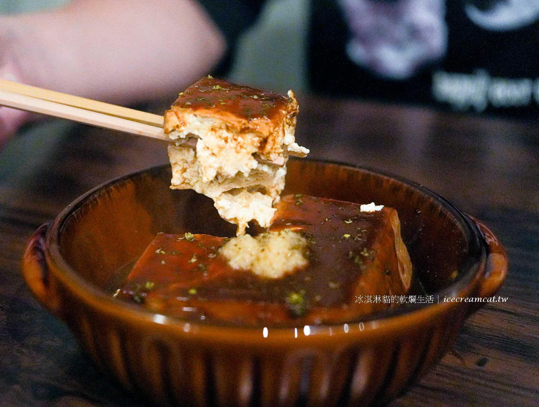 【福餃】台北雙連站美食｜深夜食堂風宵夜餃子店，爆量香菜煎餃必吃推薦！ @冰淇淋貓的軟爛生活