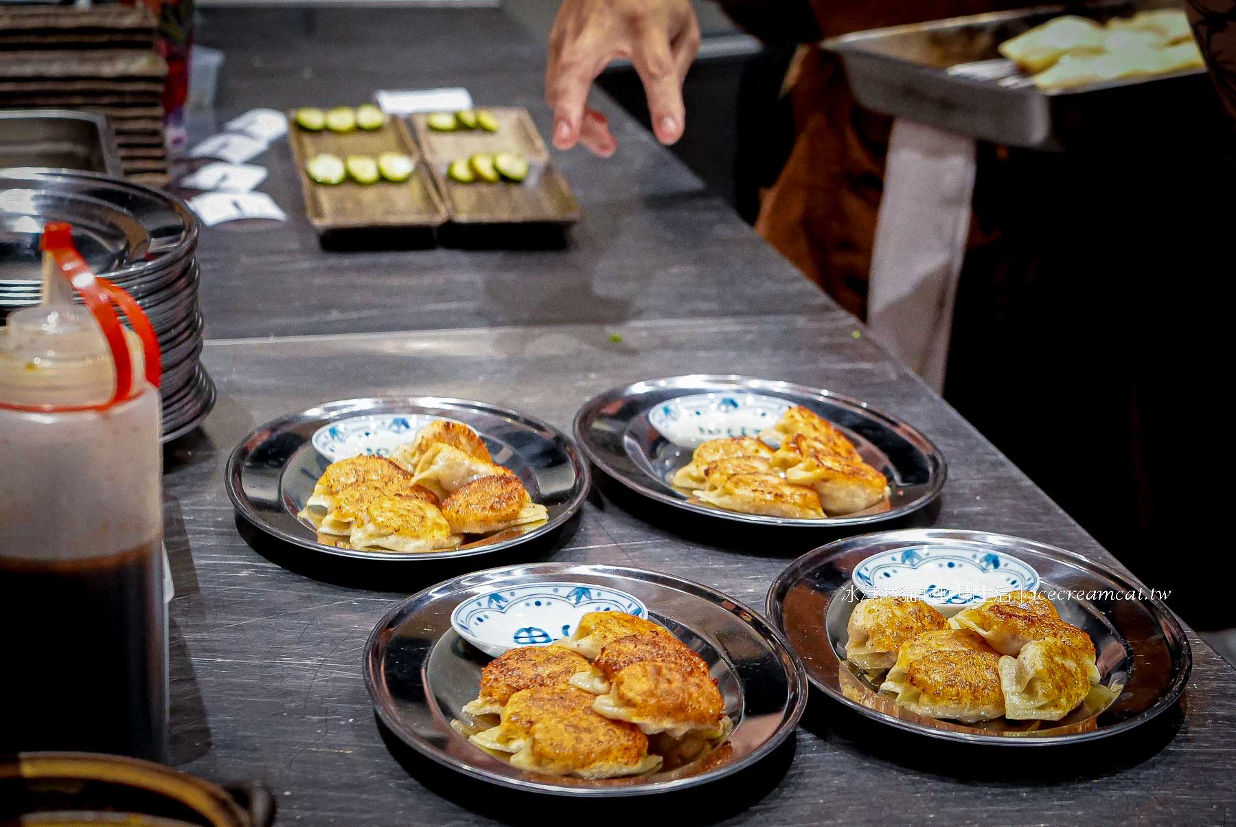 【福餃 FUKGYO】中山美食｜台北宵夜日式煎餃專門店，必吃香菜煎餃 @冰淇淋貓的軟爛生活