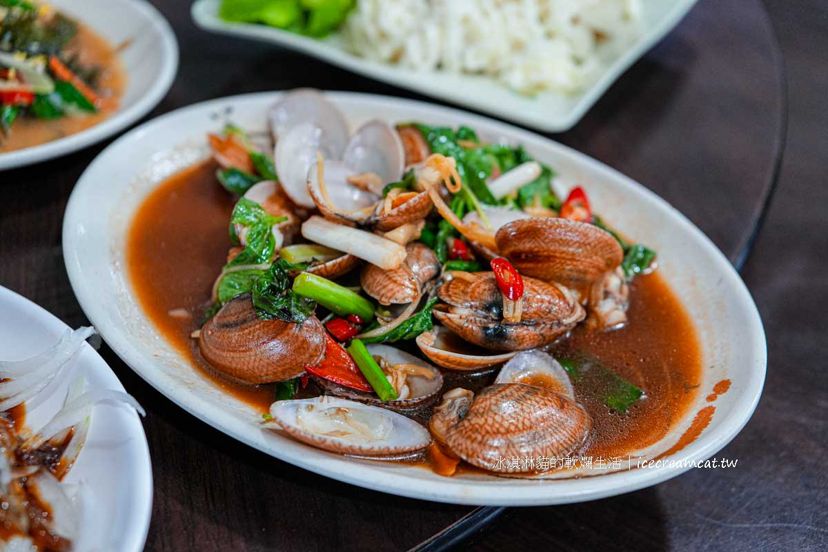 萬里海鮮美食｜阿嬌萬里蟹活蟹現撈現煮必點花蟹，龜吼附近美食 @冰淇淋貓的軟爛生活