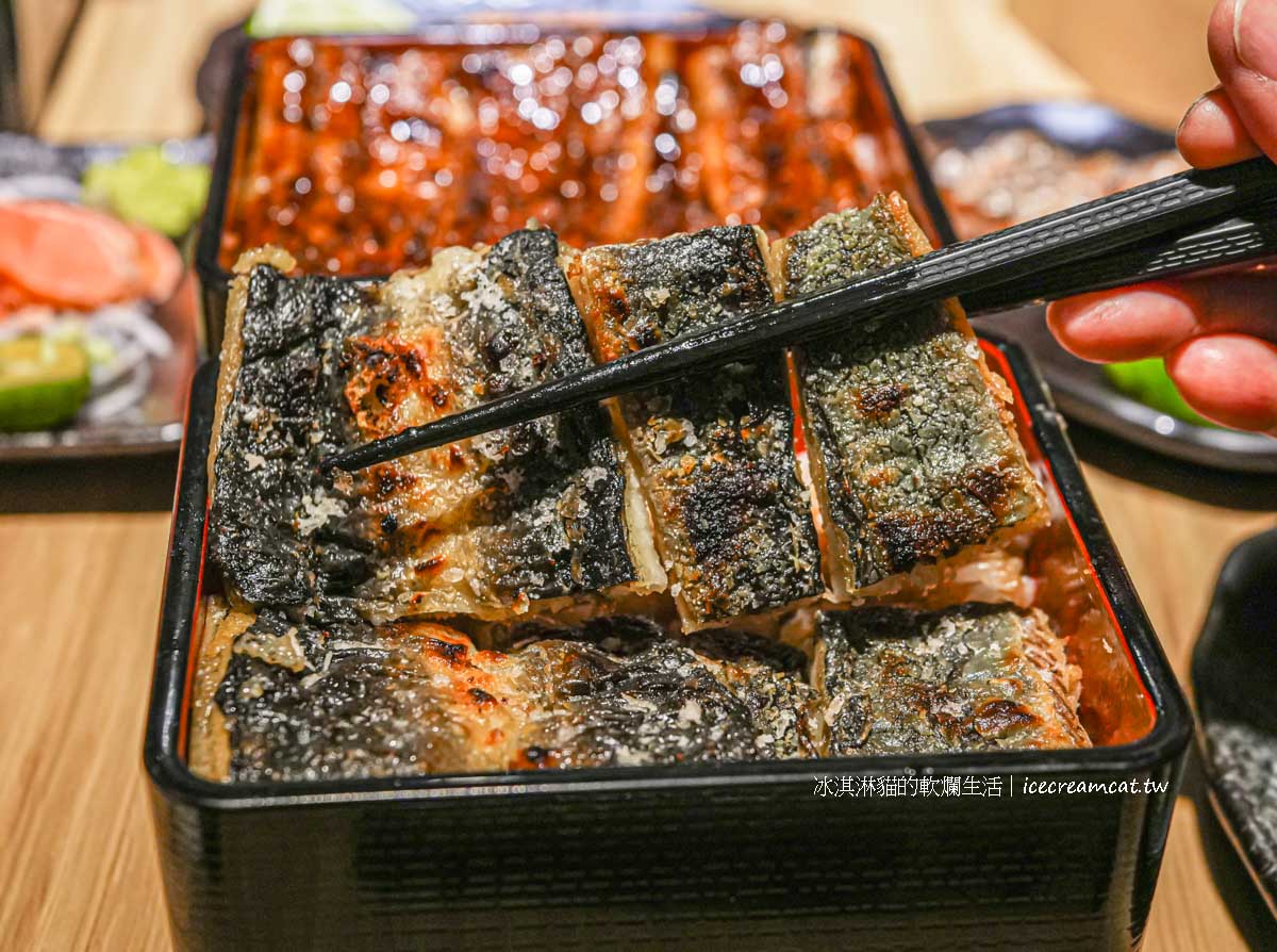 【南港展覽館美食】板前屋炭烤鰻魚飯必吃白燒無刺鰻魚飯，雲林自養活鰻直送 @冰淇淋貓的軟爛生活