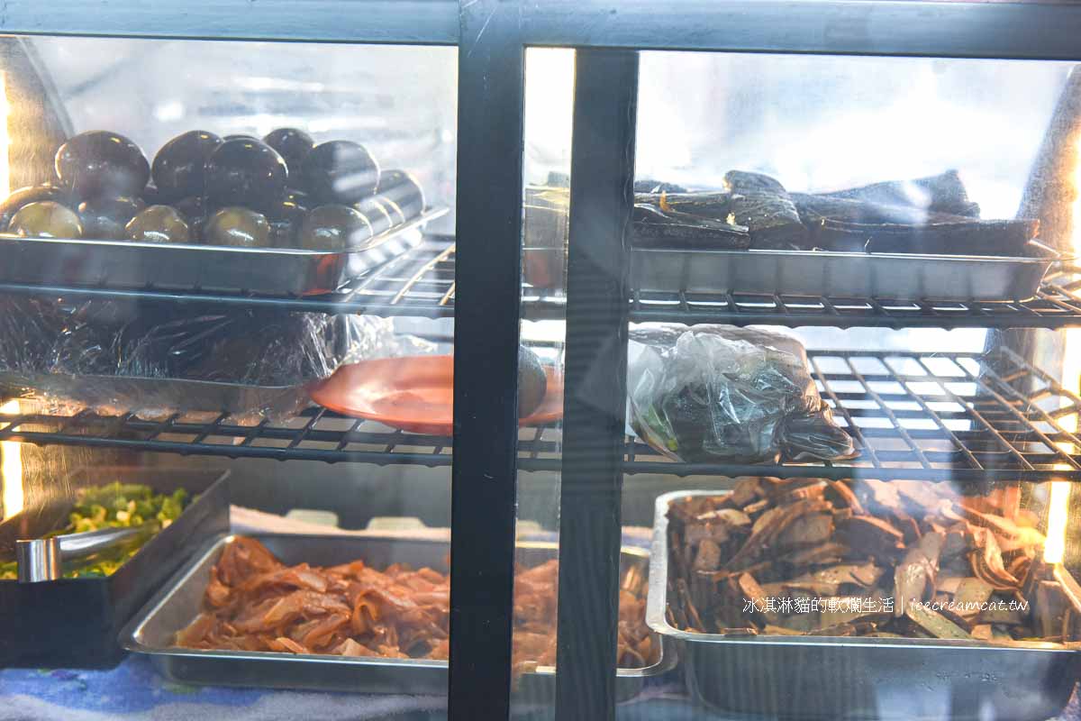【基隆美食】曾家鍋貼店｜慶安宮旁在地人推薦鍋貼水餃，吃了有保佑感！ @冰淇淋貓的軟爛生活