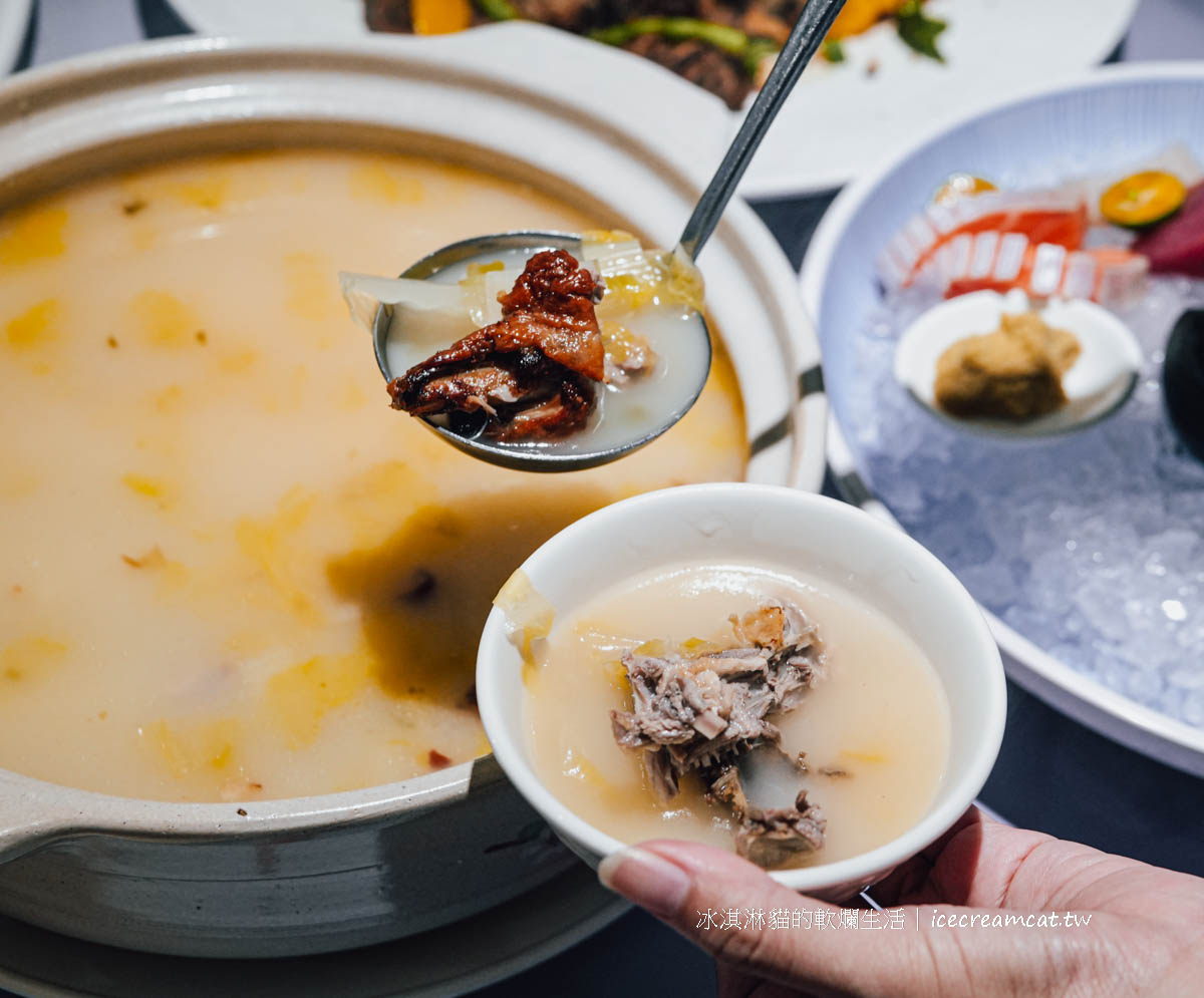 長春亰華海鮮餐廳｜台北中山區中式合菜推薦，龍蝦意麵只要699元＋烤鴨三吃必點 @冰淇淋貓的軟爛生活