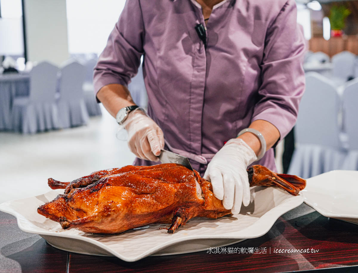 長春亰華海鮮餐廳｜台北中山區中式合菜推薦，龍蝦意麵只要699元＋烤鴨三吃必點 @冰淇淋貓的軟爛生活