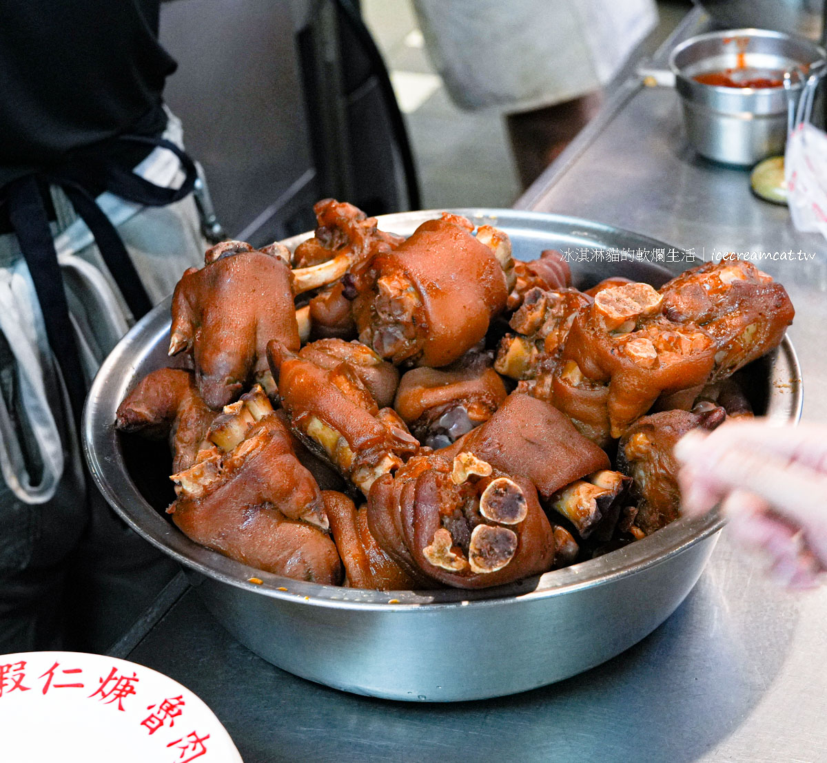 【基隆美食】廟口夜市22號蝦仁羹豬腳，菜單必點滷肉飯和豬腳！ @冰淇淋貓的軟爛生活
