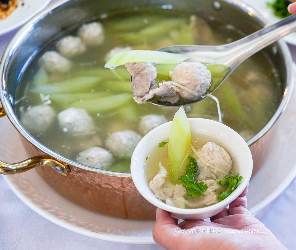 【台中｜台北美食】新天地梧棲創始店海鮮餐廳桌菜推薦，氣派包廂適合聚餐婚宴抓周 @冰淇淋貓的軟爛生活