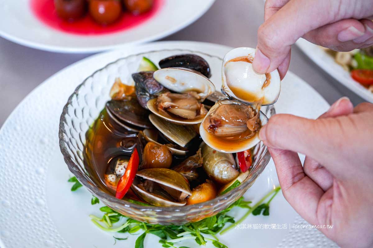 【台中｜台北美食】新天地梧棲創始店海鮮餐廳桌菜推薦，氣派包廂適合聚餐婚宴抓周 @冰淇淋貓的軟爛生活