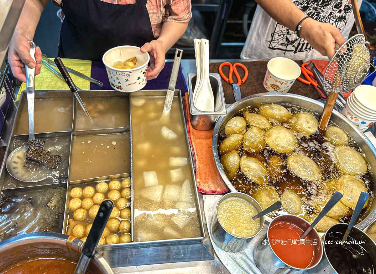 【石牌老牌肉圓】北投石牌捷運站必吃！甜不辣料多湯香，40年老店超人氣 @冰淇淋貓的軟爛生活