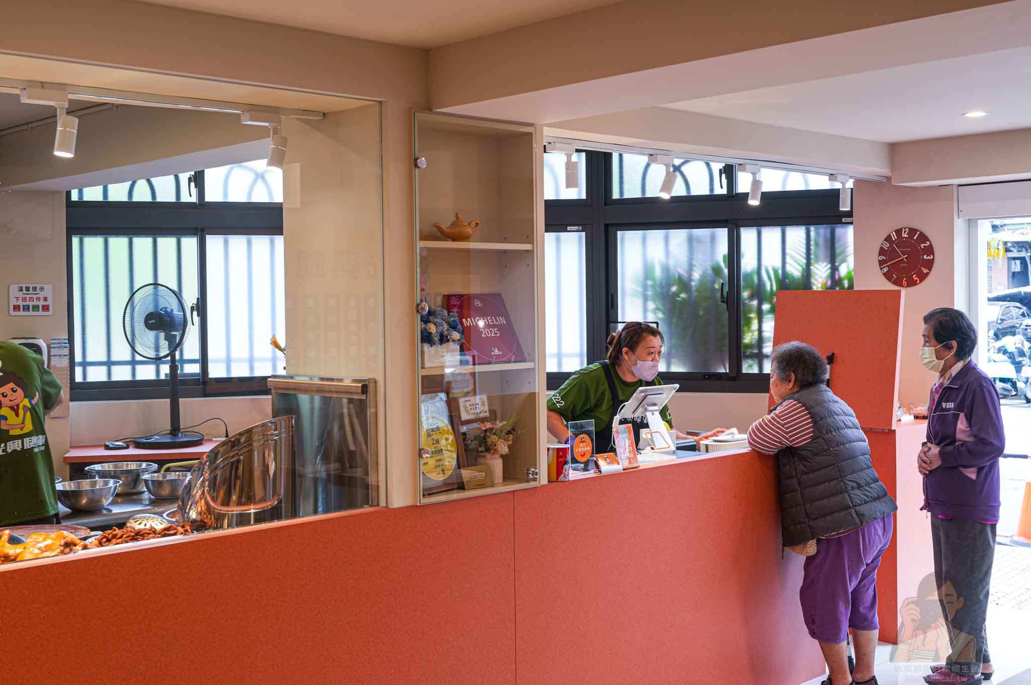三重【光興腿庫】新址在仁愛街124號近捷運三重國小站，米其林必比登推薦 @冰淇淋貓的軟爛生活