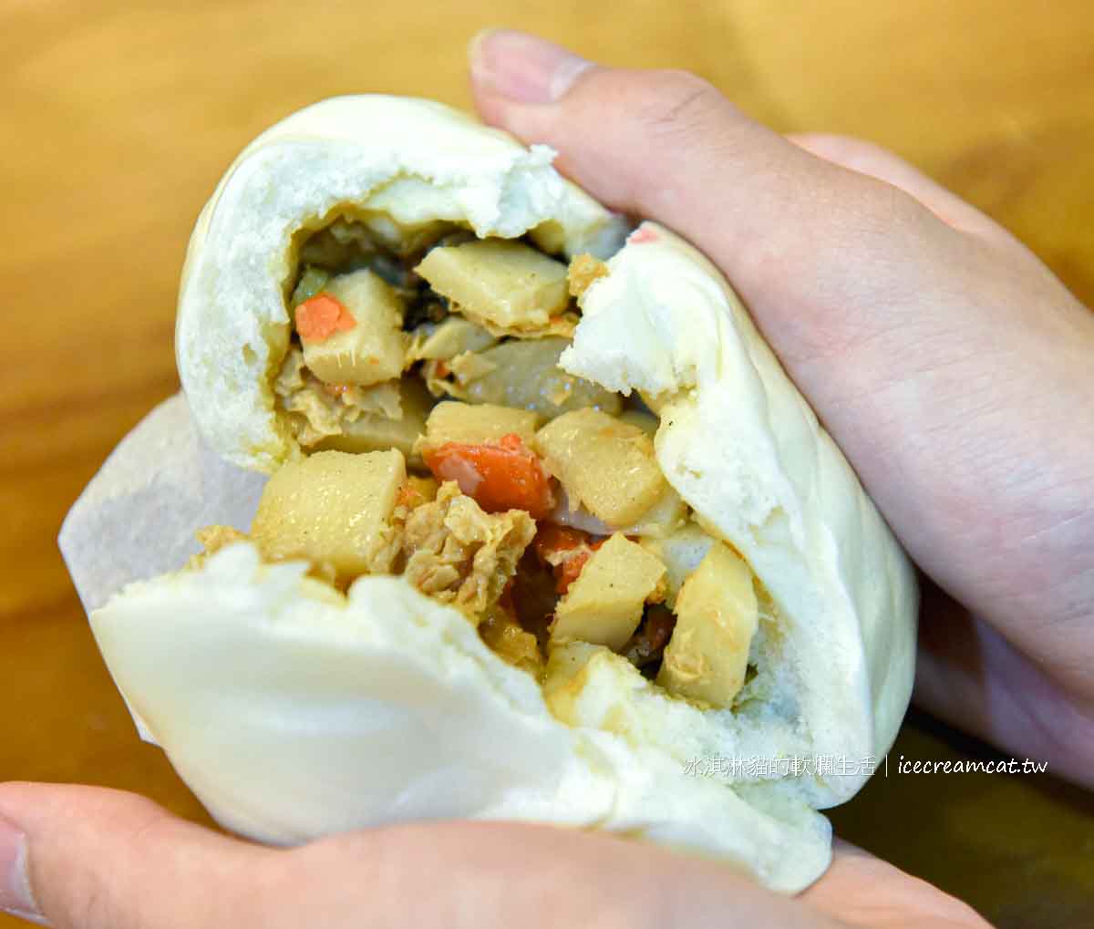 【迪化街美食】老竹子三發包子｜永樂市場必買千層饅頭及竹筍肉包，台北好吃包子 @冰淇淋貓的軟爛生活