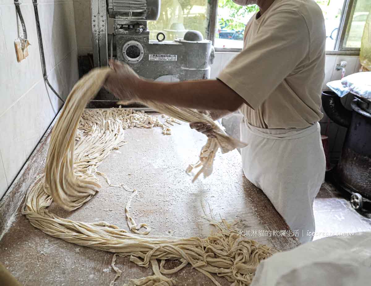 【士官長擀麵】台中清水必吃眷村擀麵，兄弟傳承父親的手藝每日現做手擀麵 @冰淇淋貓的軟爛生活