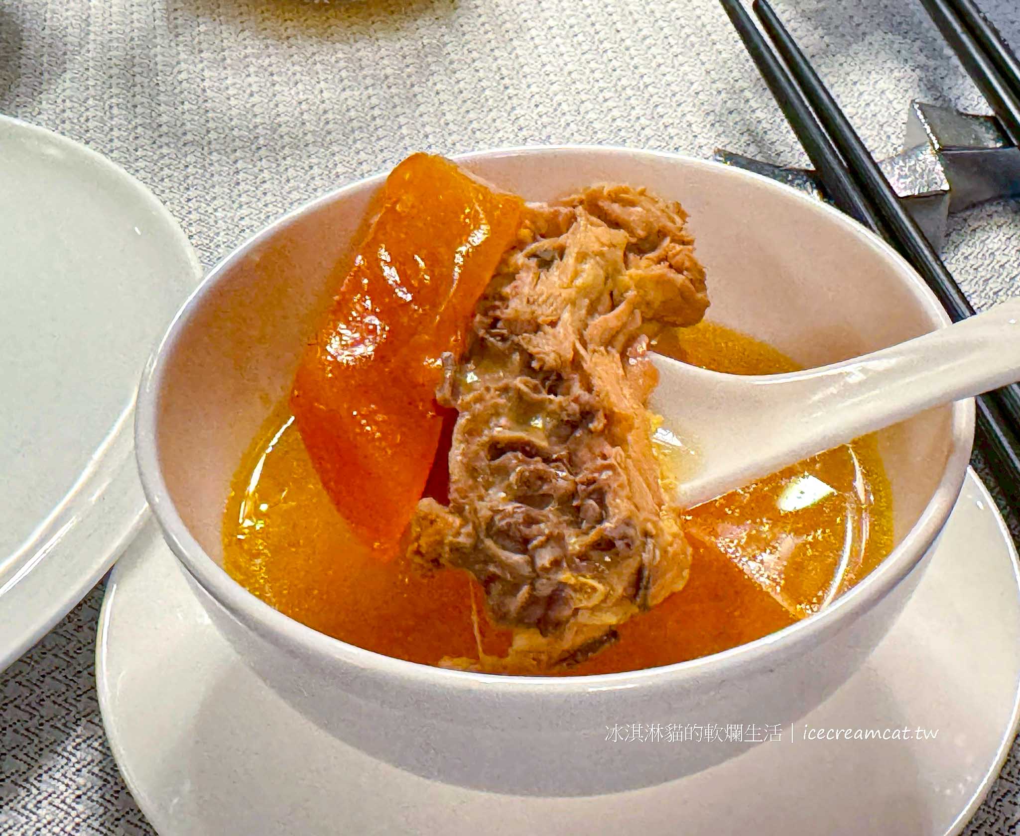 【香港中環美食】鏞記酒家 燒鵝名店米其林推薦粵菜，合菜必吃菜單 @冰淇淋貓的軟爛生活