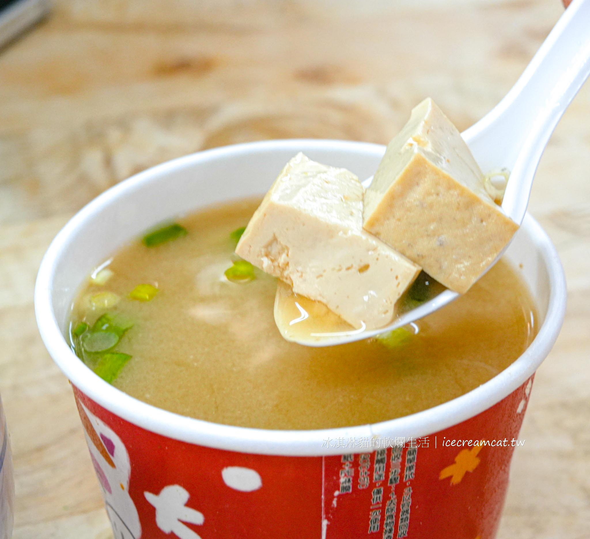 阿婆壽司｜鶯歌三峽24小時營業平價壽司店，2025菜單必點關東煮 @冰淇淋貓的軟爛生活