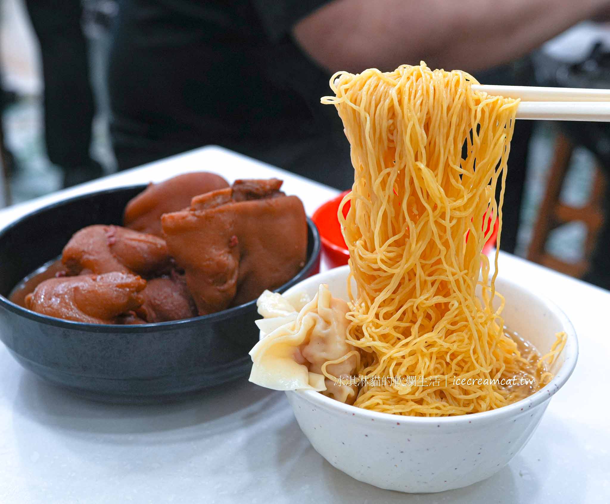 【香港佐敦美食】麥文記麵家 米其林推薦鮮蝦雲吞麵必吃，吃完順逛廟街夜市 @冰淇淋貓的軟爛生活