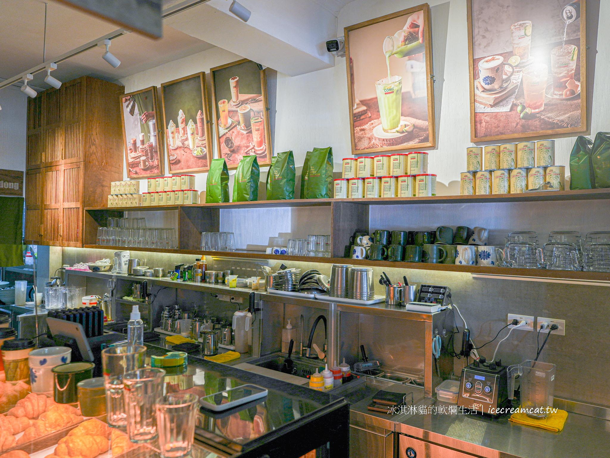 【台北松山美食】Cộng Cà Phê 共咖啡 光復南店，無限時越南咖啡廳推薦及牛肉河粉 @冰淇淋貓的軟爛生活
