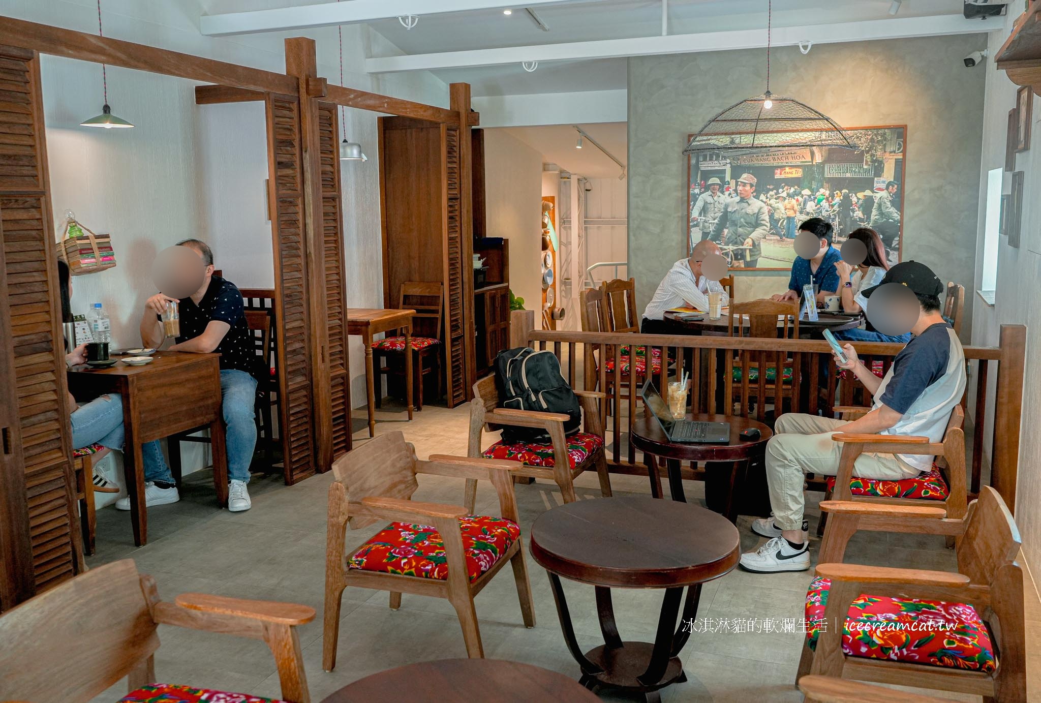 【台北松山美食】Cộng Cà Phê 共咖啡 光復南店，無限時越南咖啡廳推薦及牛肉河粉 @冰淇淋貓的軟爛生活