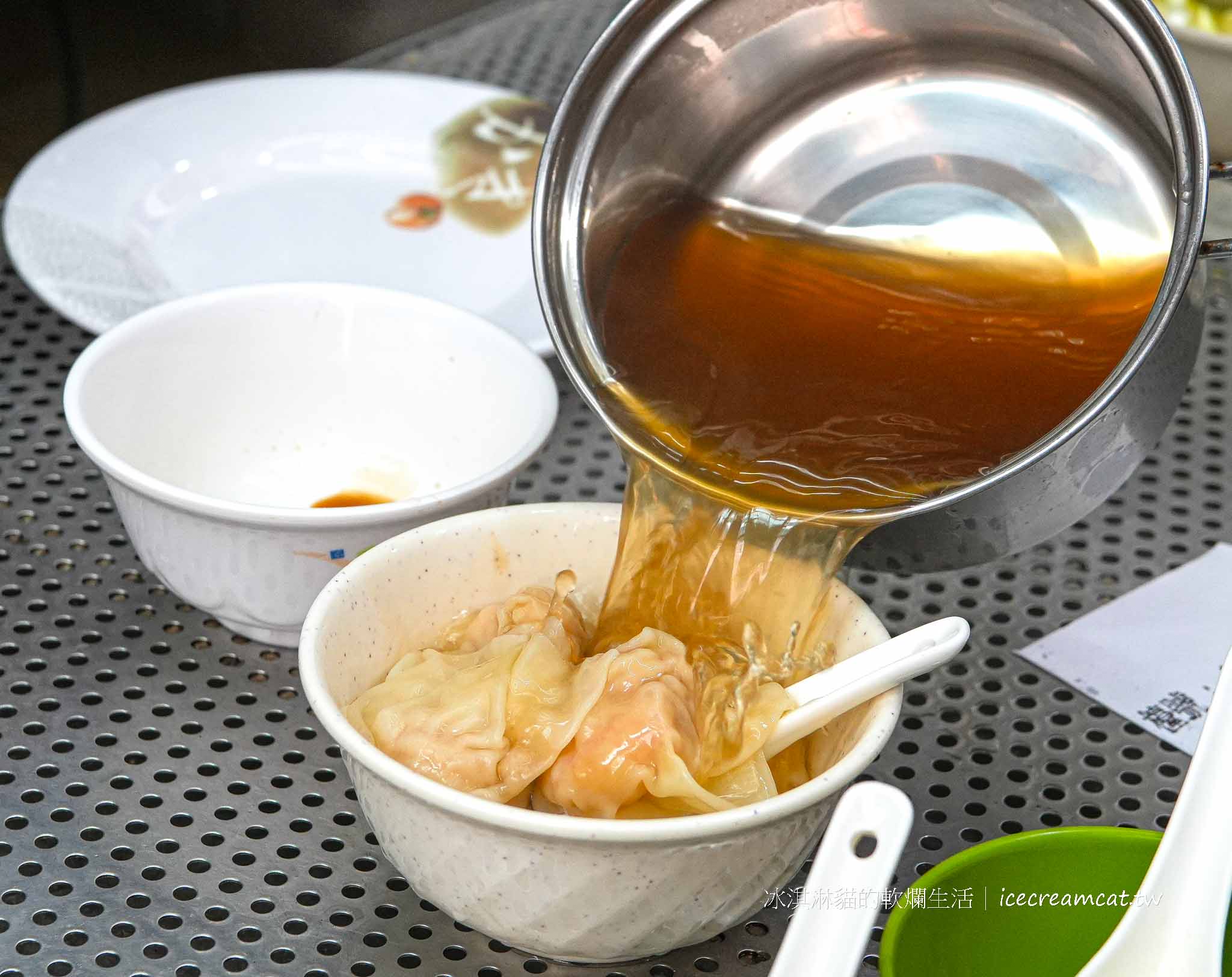 【香港佐敦美食】麥文記麵家 米其林推薦鮮蝦雲吞麵必吃，吃完順逛廟街夜市 @冰淇淋貓的軟爛生活