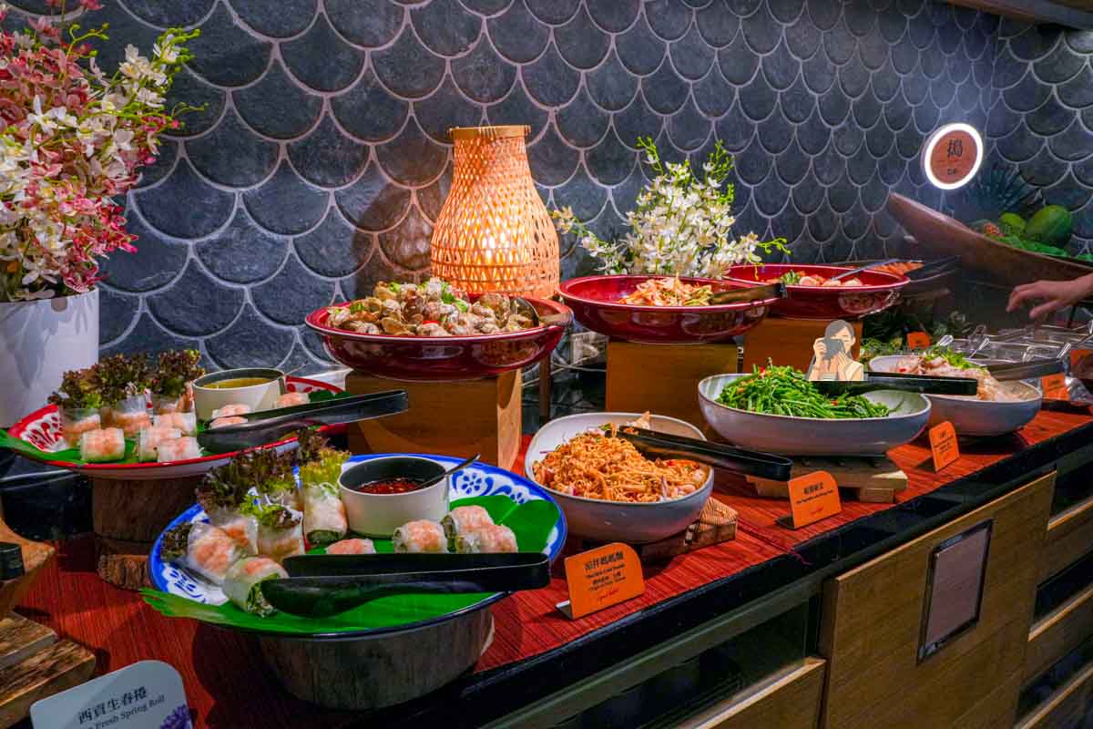 【大直美食】泰市場吃到飽大直英迪格店訂位、價格，台北自助餐推薦(晶華酒店集團) @冰淇淋貓的軟爛生活