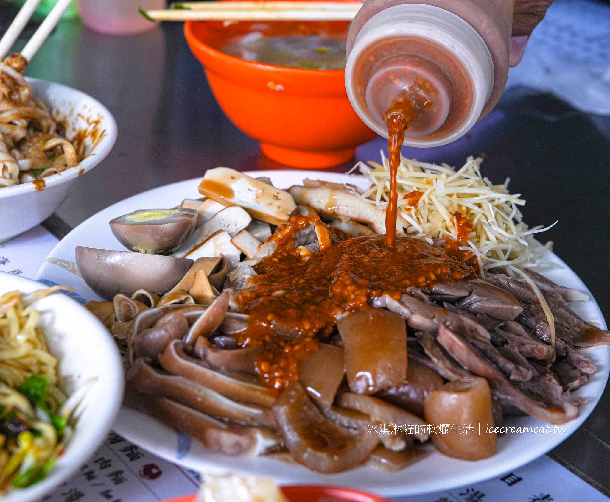 【北投石牌捷運美食】麗華古早味麵攤，菜單必點滷味拼盤與麵食 @冰淇淋貓的軟爛生活