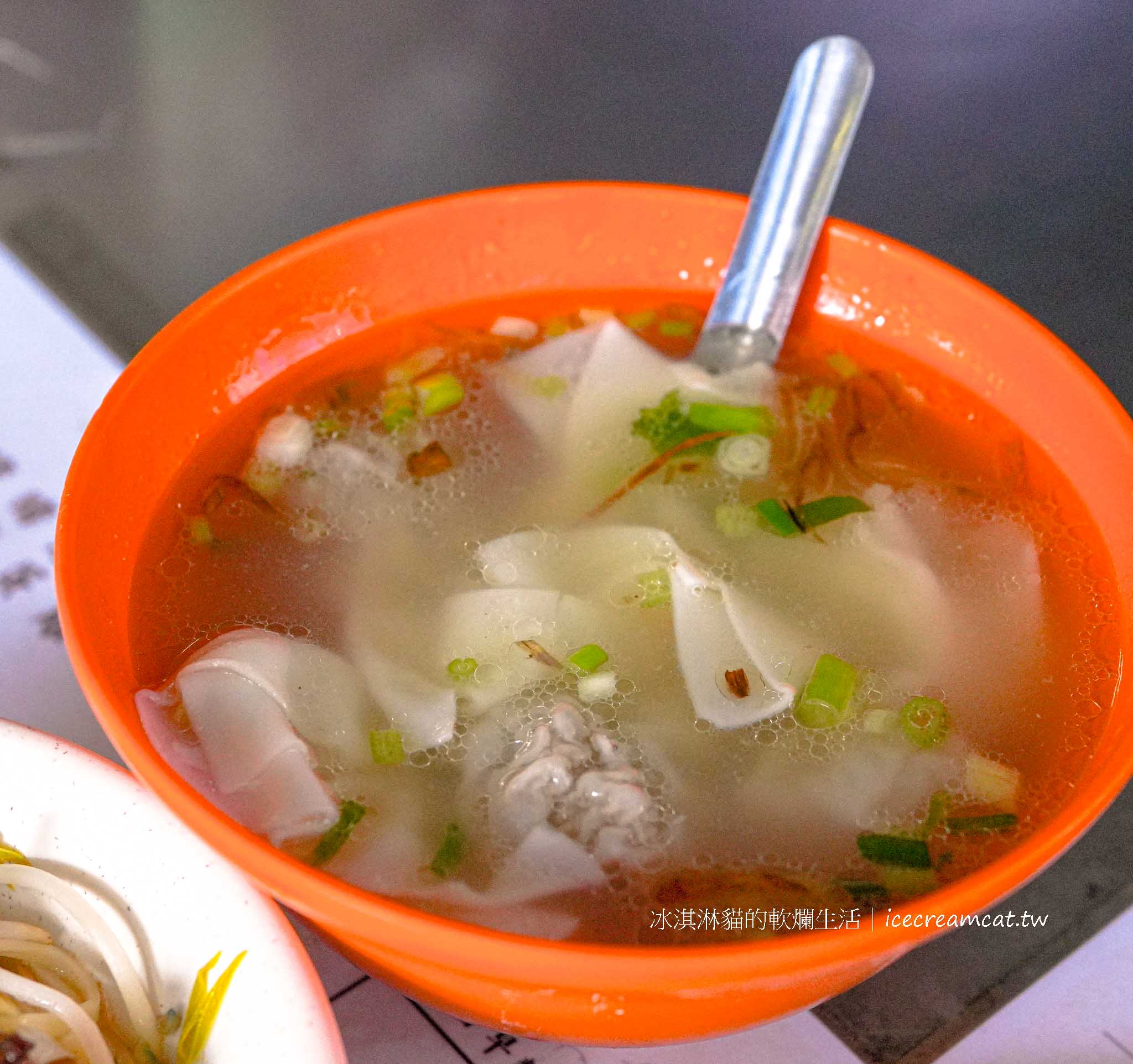 【北投石牌捷運美食】麗華古早味麵攤，菜單必點滷味拼盤與麵食 @冰淇淋貓的軟爛生活