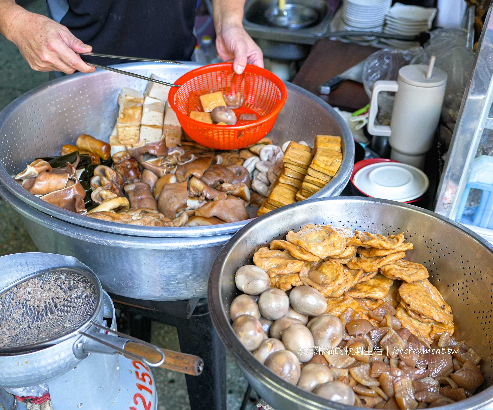 【北投石牌捷運美食】麗華古早味麵攤，菜單必點滷味拼盤與麵食 @冰淇淋貓的軟爛生活