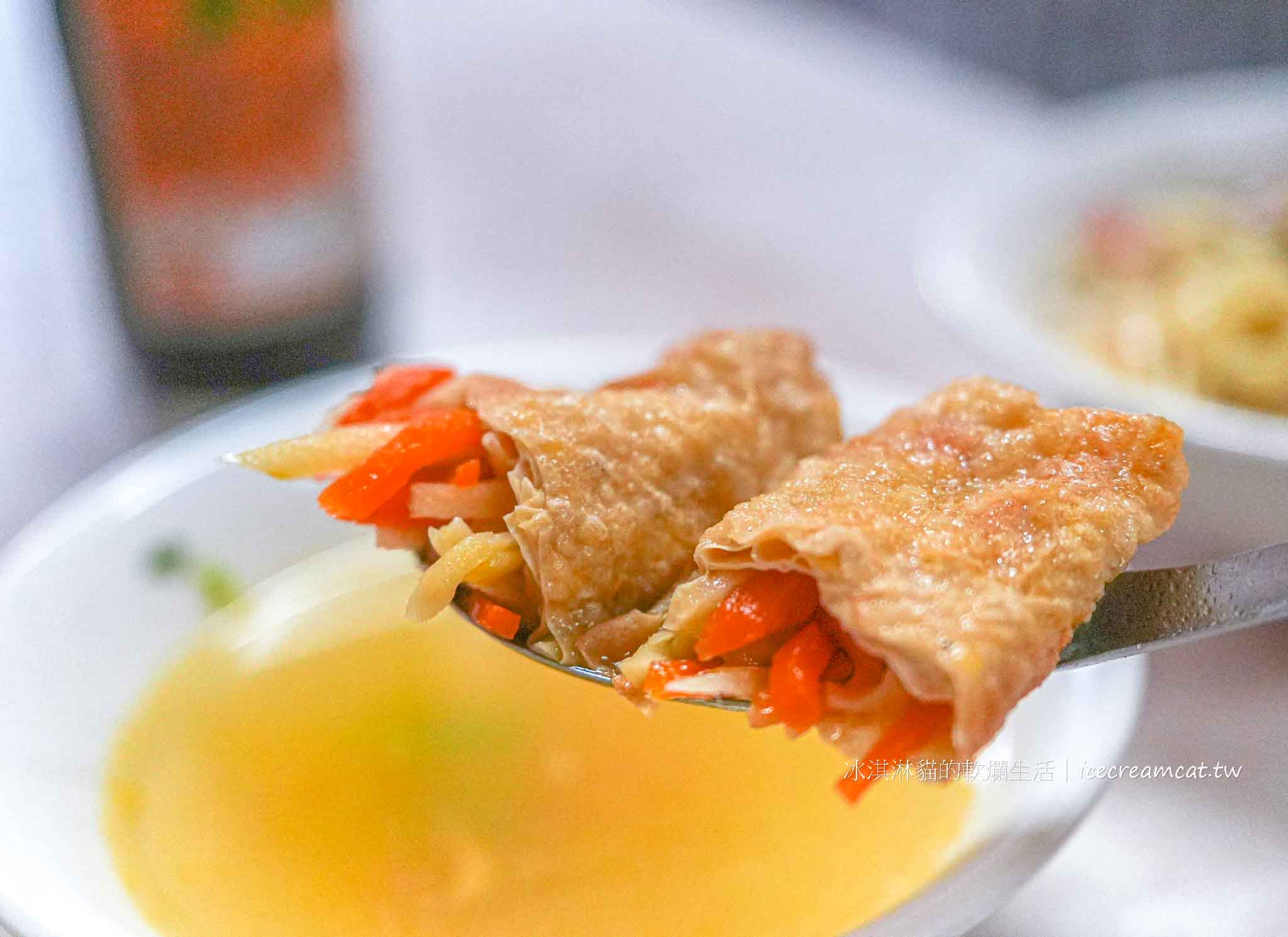 【彰化鹿港美食】林明堂素食麵｜在地人大推豆包捲的素食麵攤，開業40年仍天天排隊！ @冰淇淋貓的軟爛生活