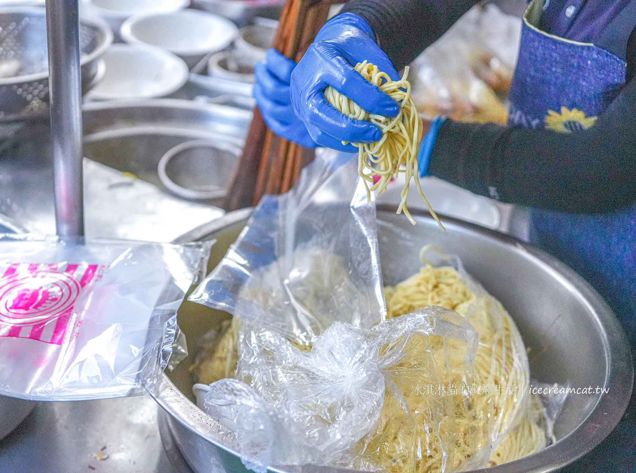 【彰化鹿港美食】林明堂素食麵｜在地人大推豆包捲的素食麵攤，開業40年仍天天排隊！ @冰淇淋貓的軟爛生活