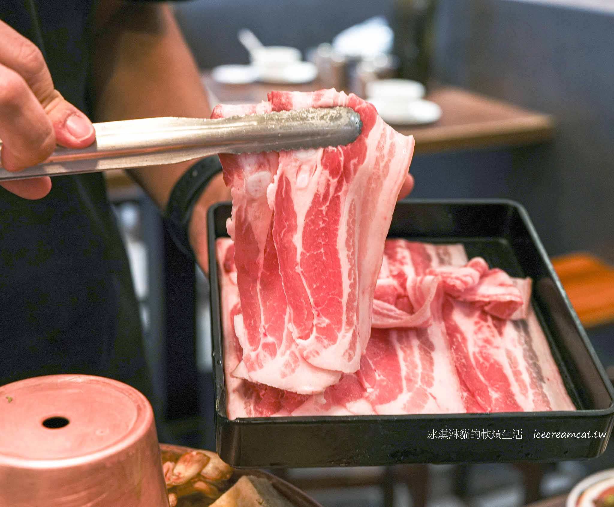 【新店美食】山東小館合菜餐廳，米其林必比登推薦酸菜白肉鍋 小碧潭站美食 @冰淇淋貓的軟爛生活