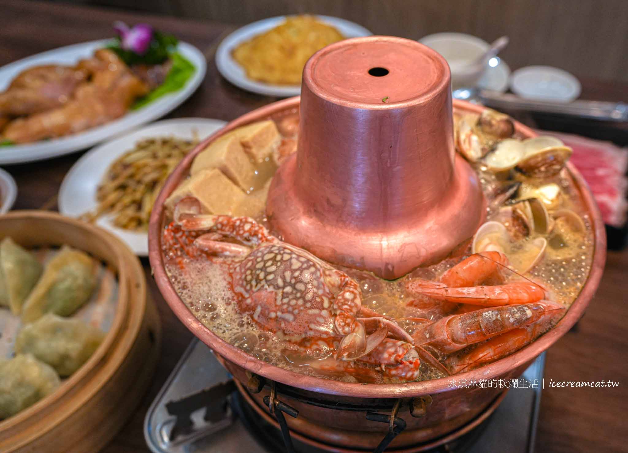 【新店美食】山東小館合菜餐廳，米其林必比登推薦酸菜白肉鍋 小碧潭站美食 @冰淇淋貓的軟爛生活