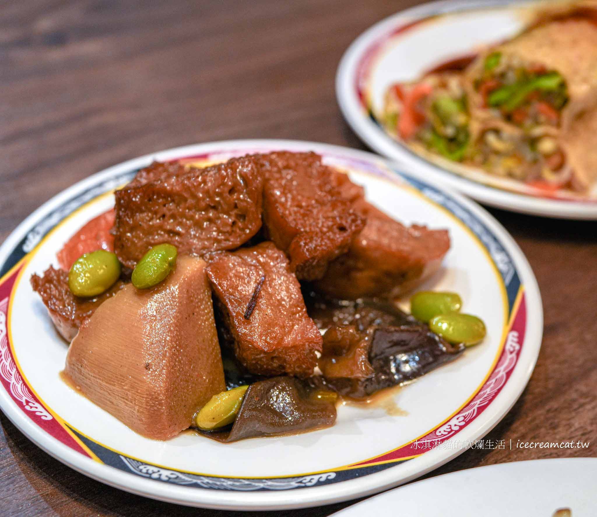 【新店美食】山東小館合菜餐廳，米其林必比登推薦酸菜白肉鍋 小碧潭站美食 @冰淇淋貓的軟爛生活