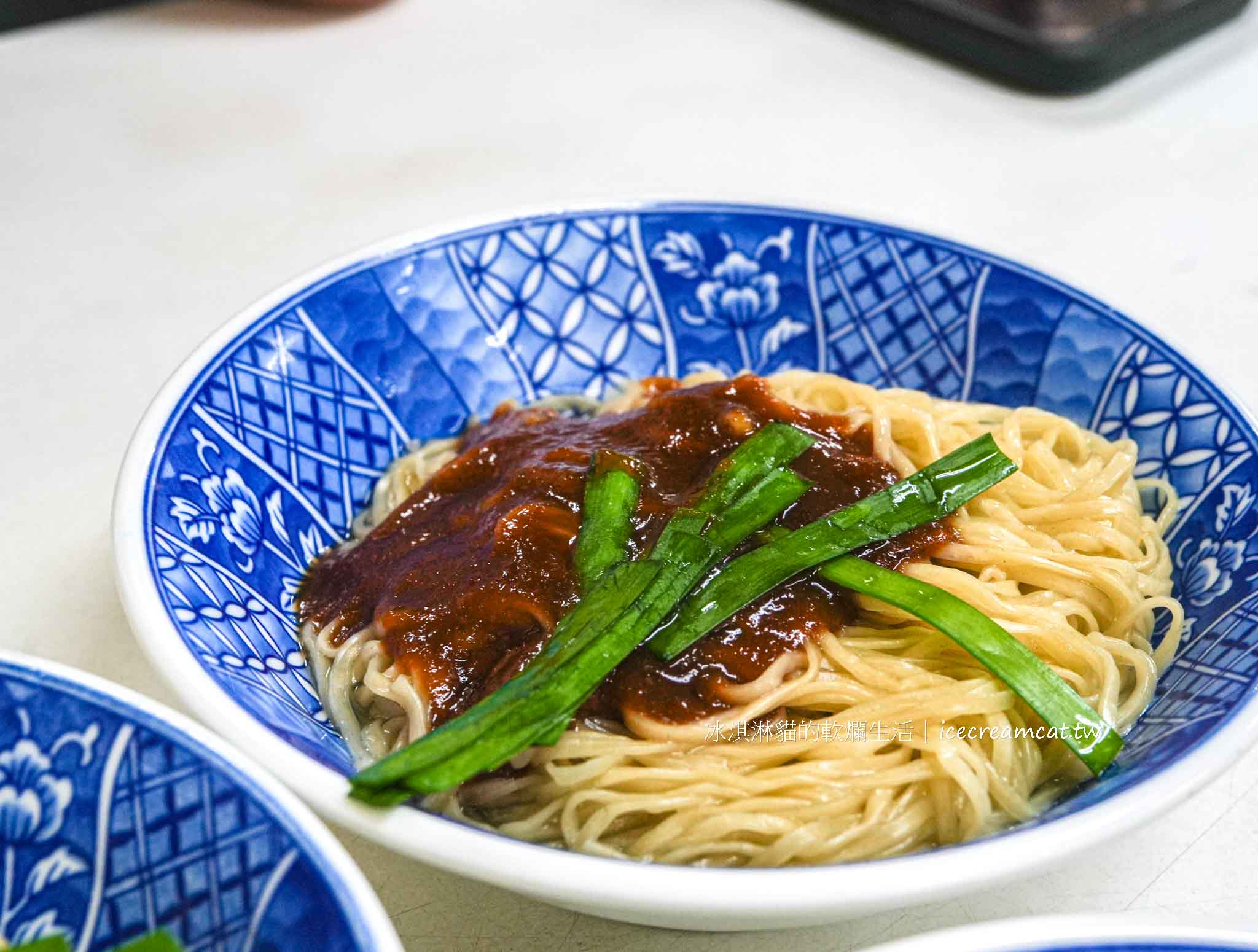 【士林美食】意麵王｜台北老字號菜單必點乾意麵與餛飩湯，銅板價的好味道 @冰淇淋貓的軟爛生活
