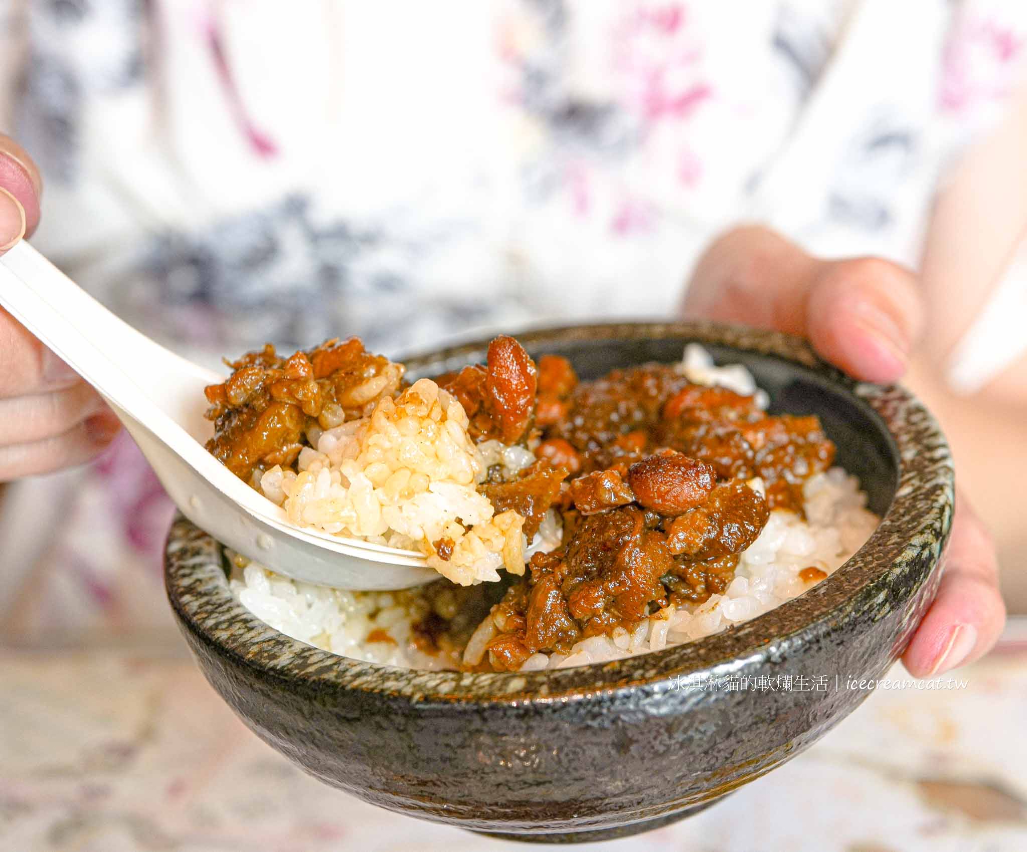 【鹿港圓環頂麵食館】鹿港天后宮附近美食推薦，在地人大推的銅板小吃 @冰淇淋貓的軟爛生活