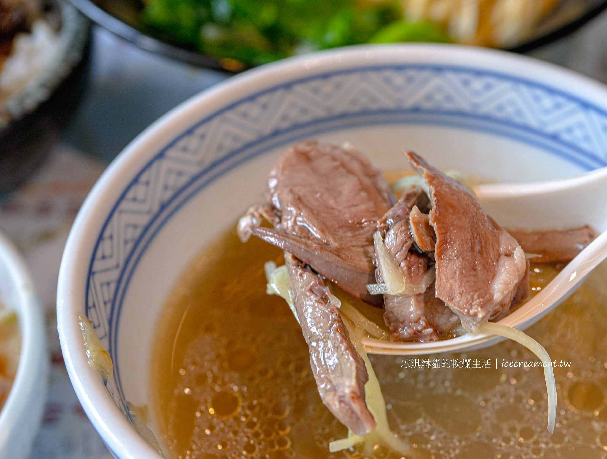 【鹿港圓環頂麵食館】鹿港天后宮附近美食推薦，在地人大推的銅板小吃 @冰淇淋貓的軟爛生活