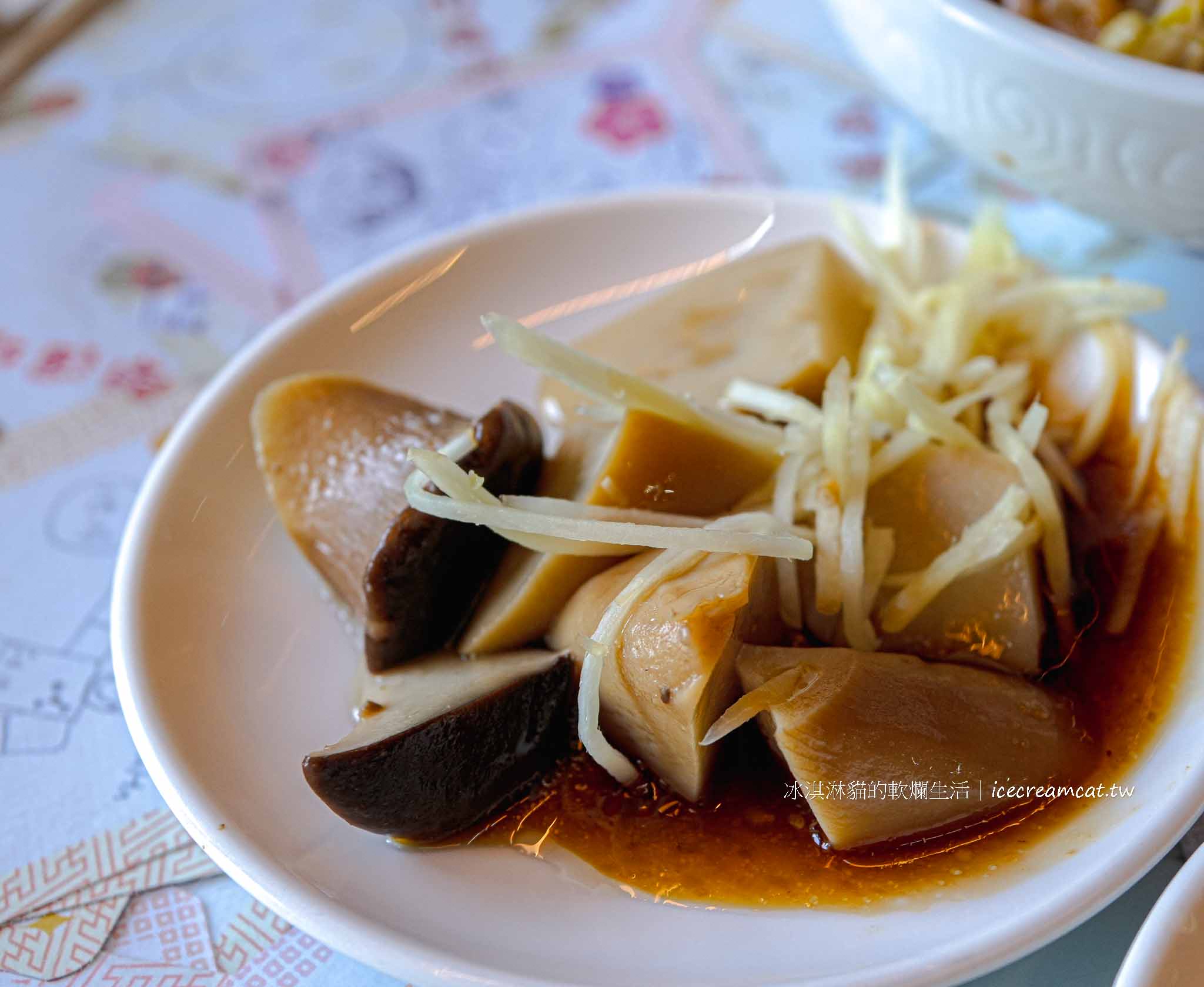 【鹿港圓環頂麵食館】鹿港天后宮附近美食推薦，在地人大推的銅板小吃 @冰淇淋貓的軟爛生活