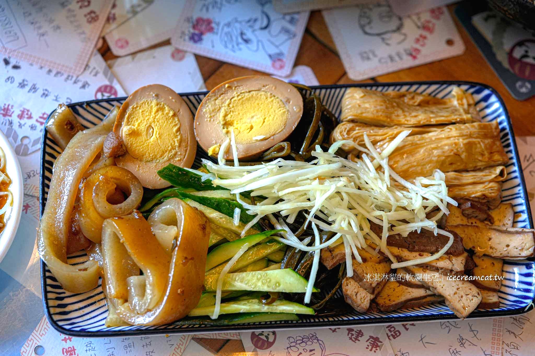 【鹿港圓環頂麵食館】鹿港天后宮附近美食推薦，在地人大推的銅板小吃 @冰淇淋貓的軟爛生活