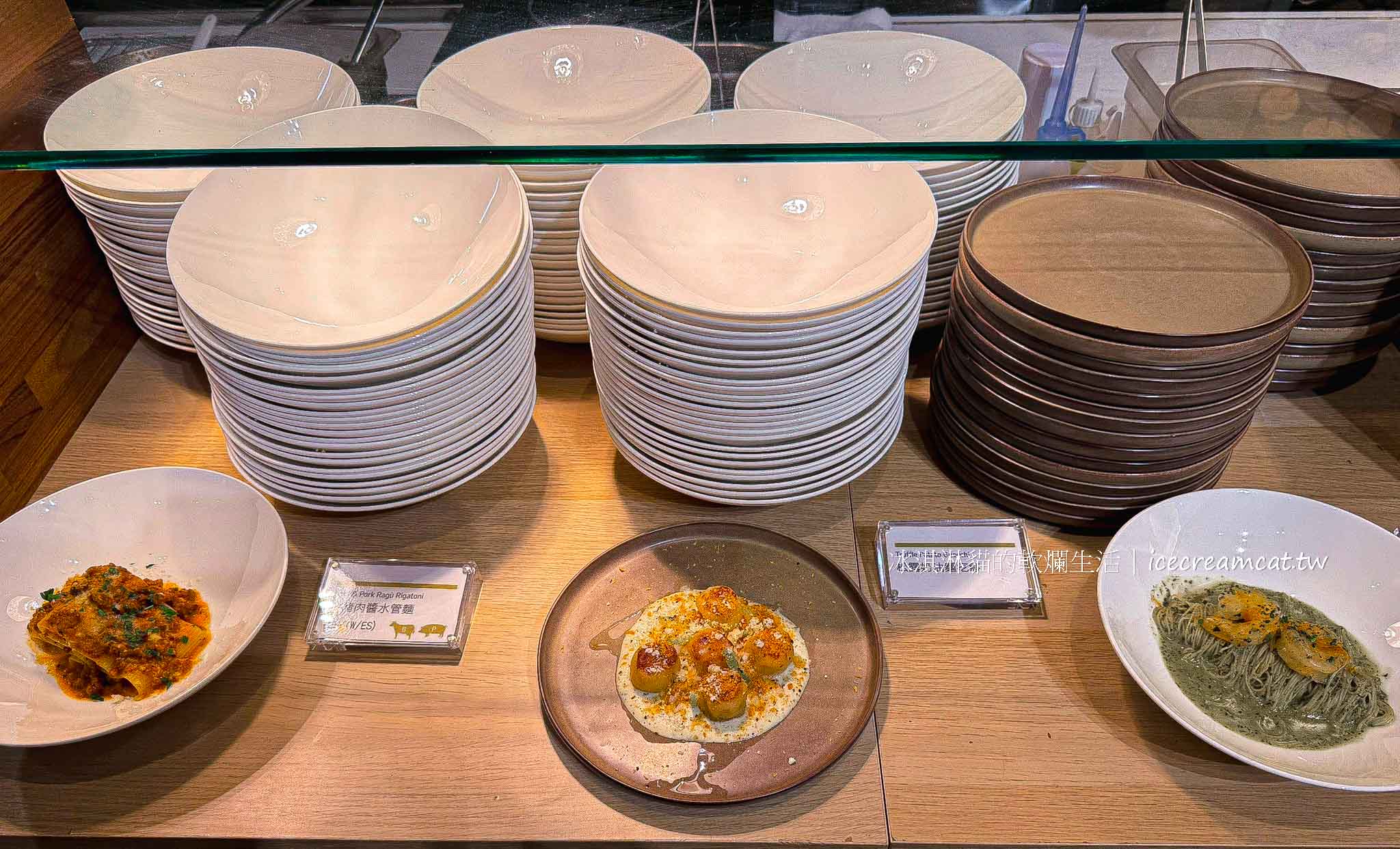 改裝後【探索廚房吃到飽】台北寒舍艾美酒店飯店自助餐價格與訂位，信義區Buffet @冰淇淋貓的軟爛生活