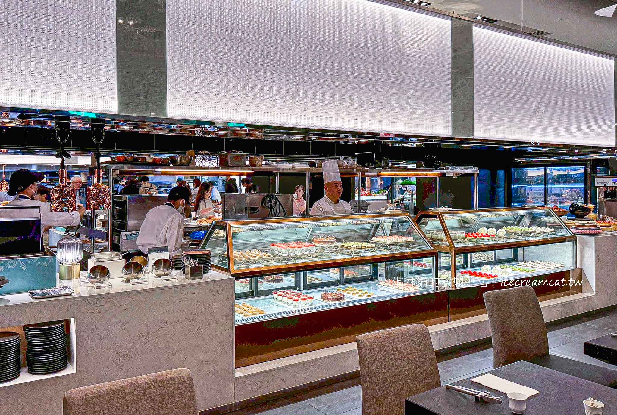 改裝後【探索廚房吃到飽】台北寒舍艾美酒店飯店自助餐價格與訂位，信義區Buffet @冰淇淋貓的軟爛生活