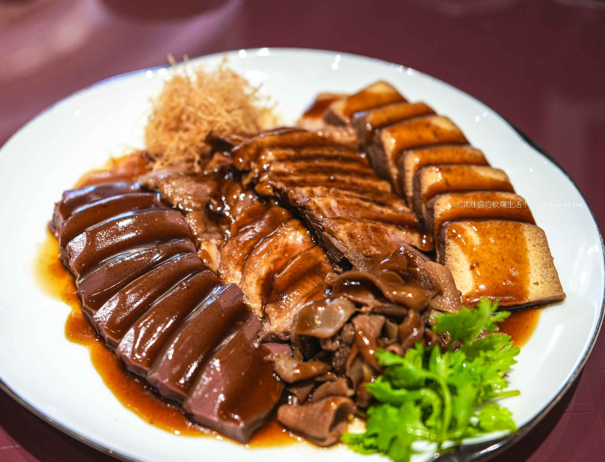 【粵亮廣式料理】南港高檔粵菜餐廳｜台北六福萬怡酒店必吃烤鴨、戰斧牛排 @冰淇淋貓的軟爛生活