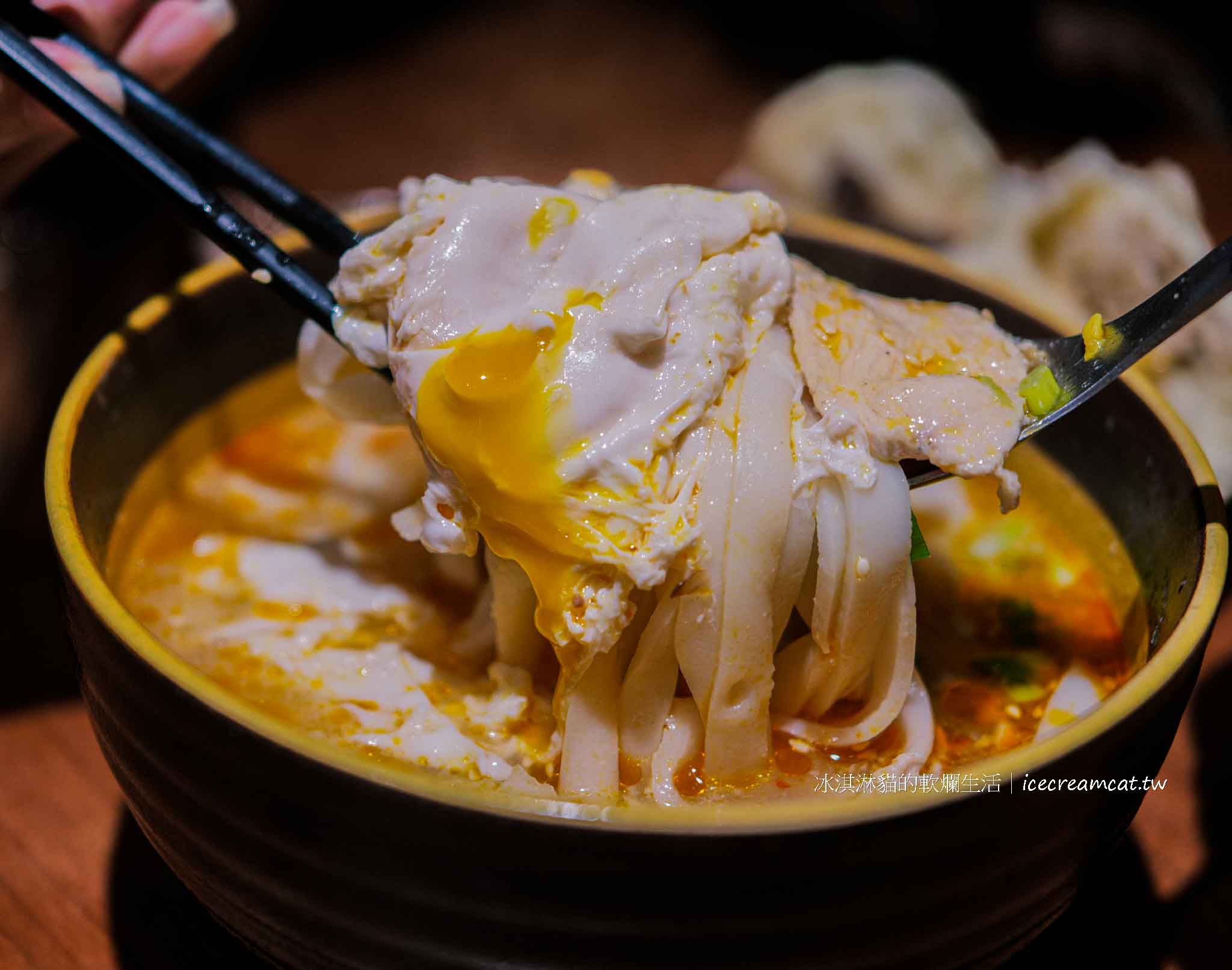 版納傣味【桃園中壢美食】忠貞市場雲南米干推薦,在地人都愛的雲南小吃 @冰淇淋貓的軟爛生活 版納傣味【桃園中壢美食】忠貞市場雲南米干推薦,在地人都愛的雲南小吃 @冰淇淋貓的軟爛生活