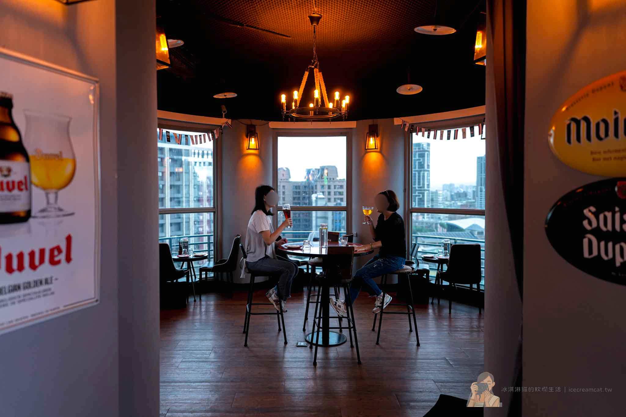 板橋府中【ABV閣樓餐酒館】高樓夜景餐廳推薦，精釀啤酒有特色，近新北耶誕城 @冰淇淋貓的軟爛生活
