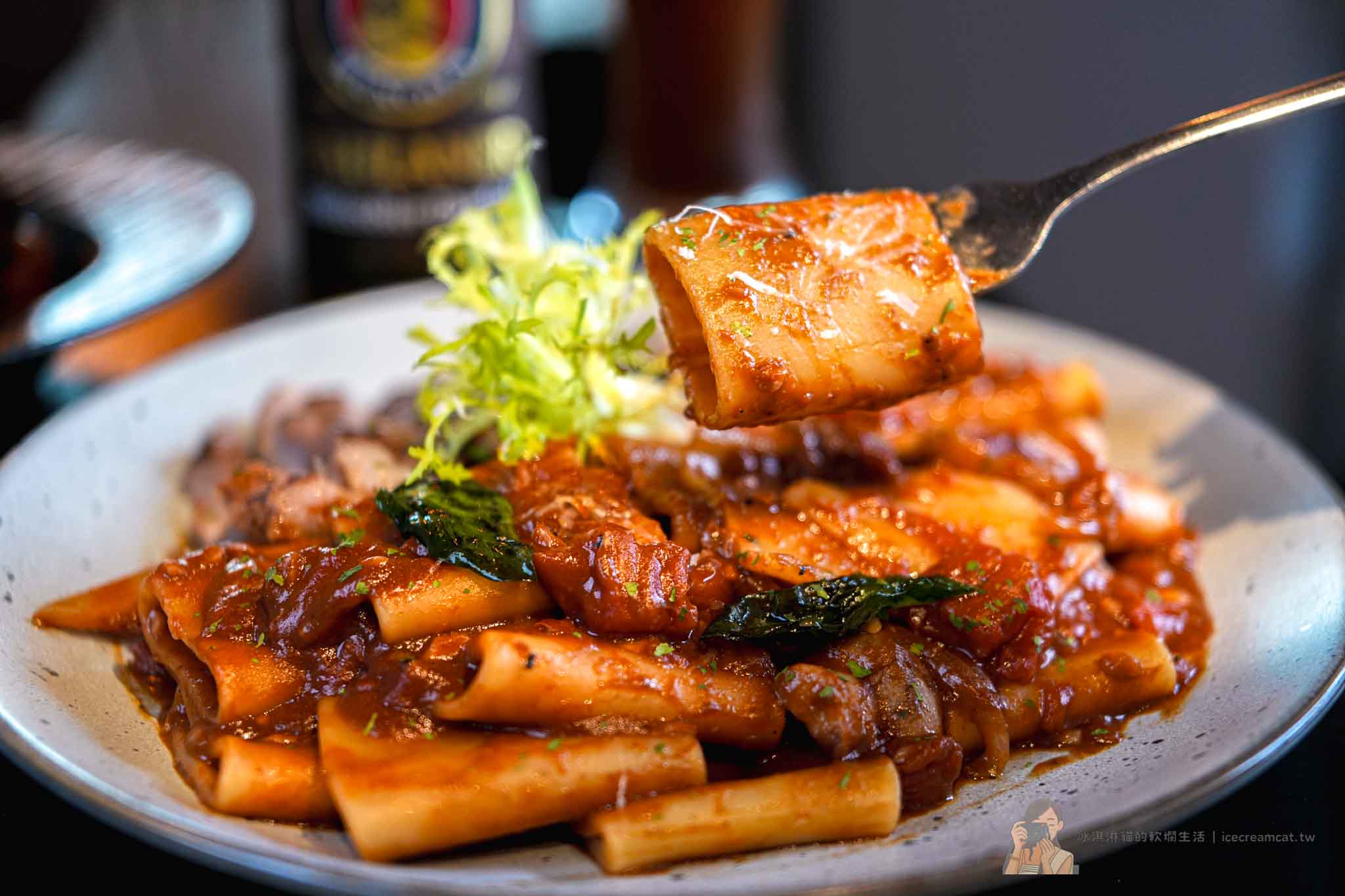 板橋府中【ABV閣樓餐酒館】高樓夜景餐廳推薦，精釀啤酒有特色，近新北耶誕城 @冰淇淋貓的軟爛生活