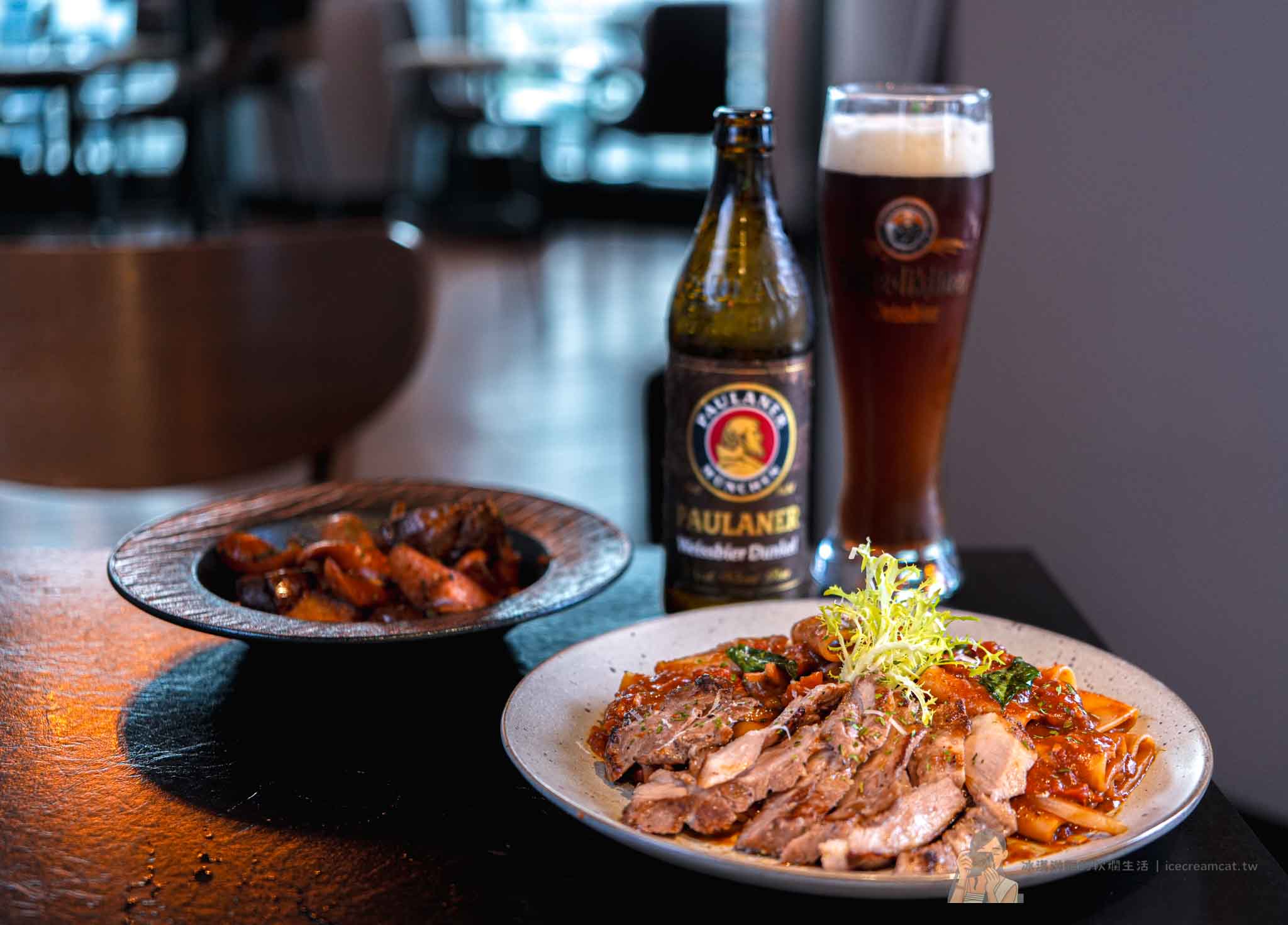 板橋府中【ABV閣樓餐酒館】高樓夜景餐廳推薦，精釀啤酒有特色，近新北耶誕城 @冰淇淋貓的軟爛生活