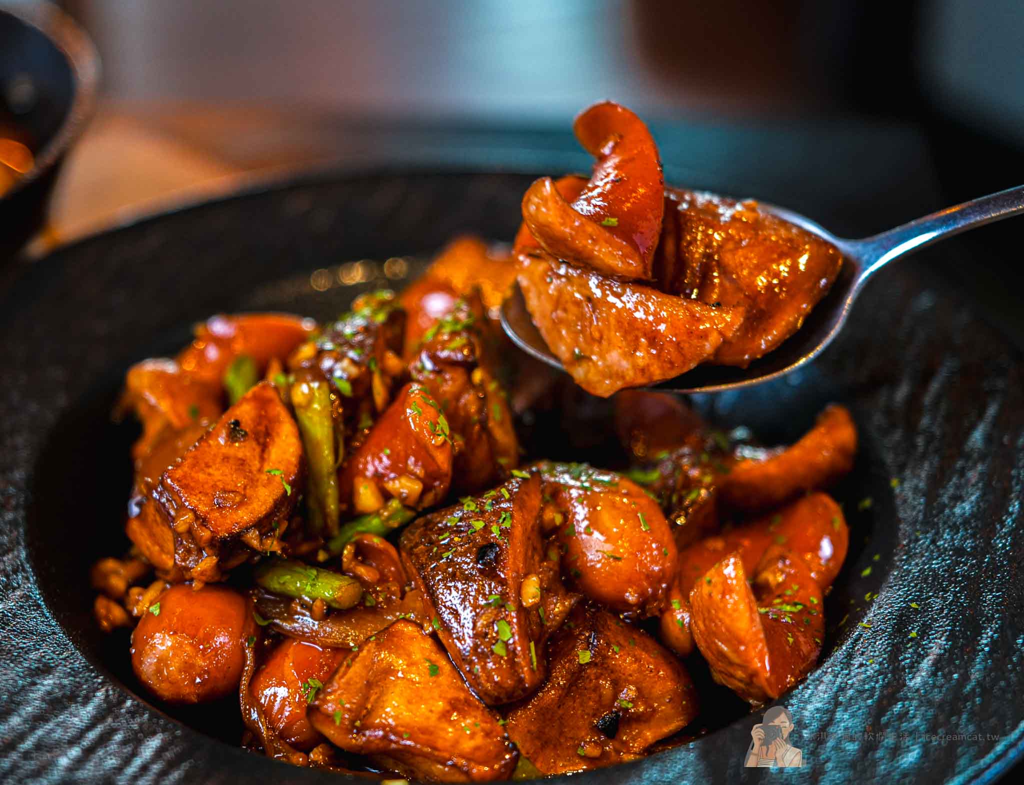 板橋府中【ABV閣樓餐酒館】高樓夜景餐廳推薦，精釀啤酒有特色，近新北耶誕城 @冰淇淋貓的軟爛生活