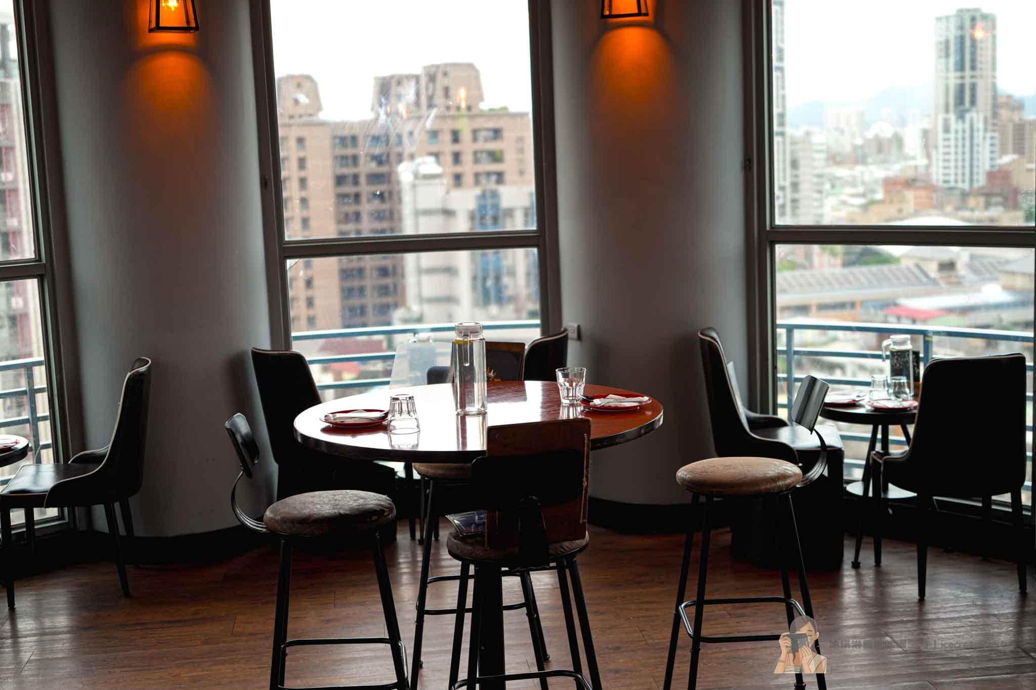 板橋府中【ABV閣樓餐酒館】高樓夜景餐廳推薦，精釀啤酒有特色，近新北耶誕城 @冰淇淋貓的軟爛生活