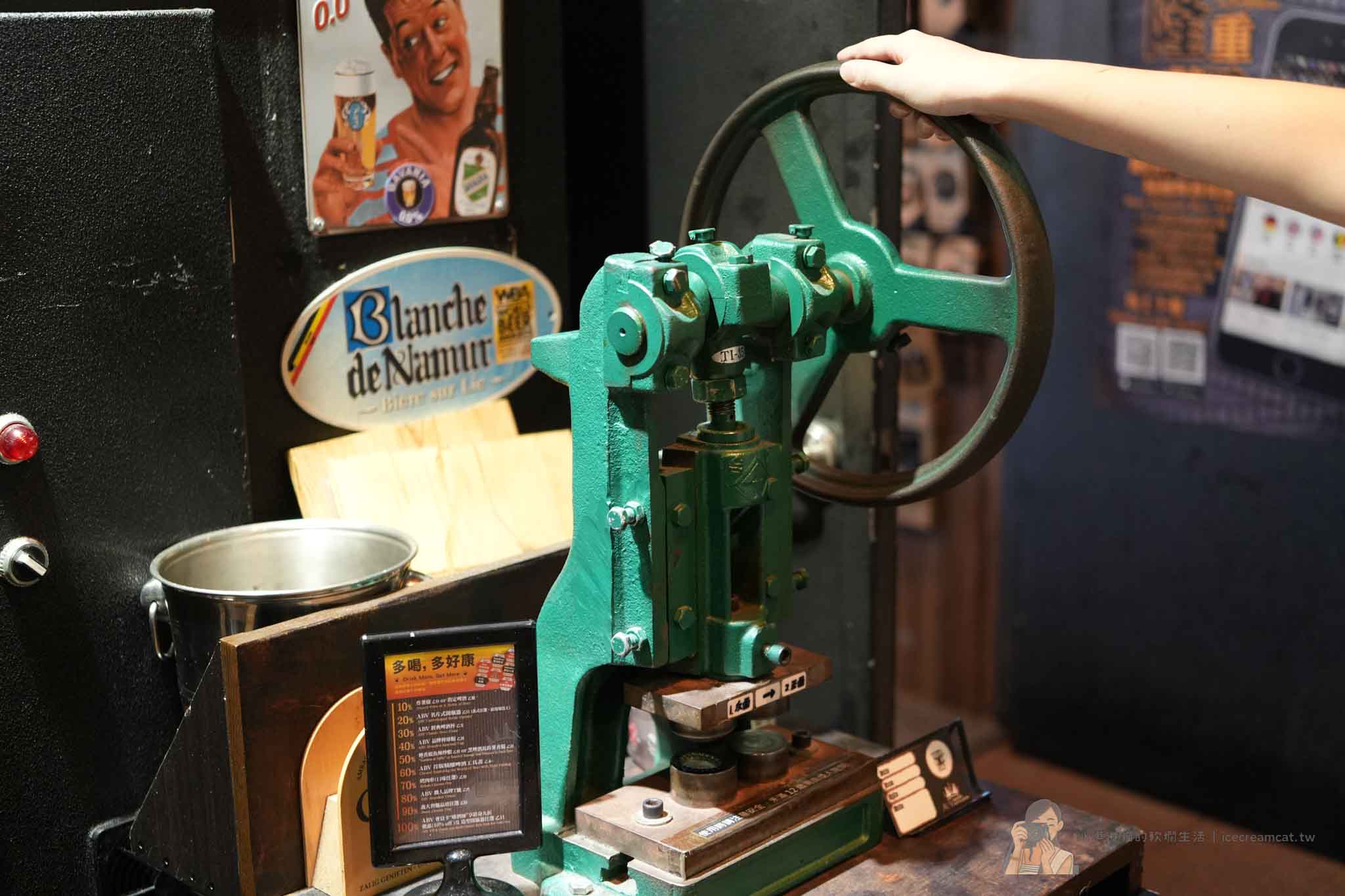 板橋府中【ABV閣樓餐酒館】高樓夜景餐廳推薦，精釀啤酒有特色，近新北耶誕城 @冰淇淋貓的軟爛生活