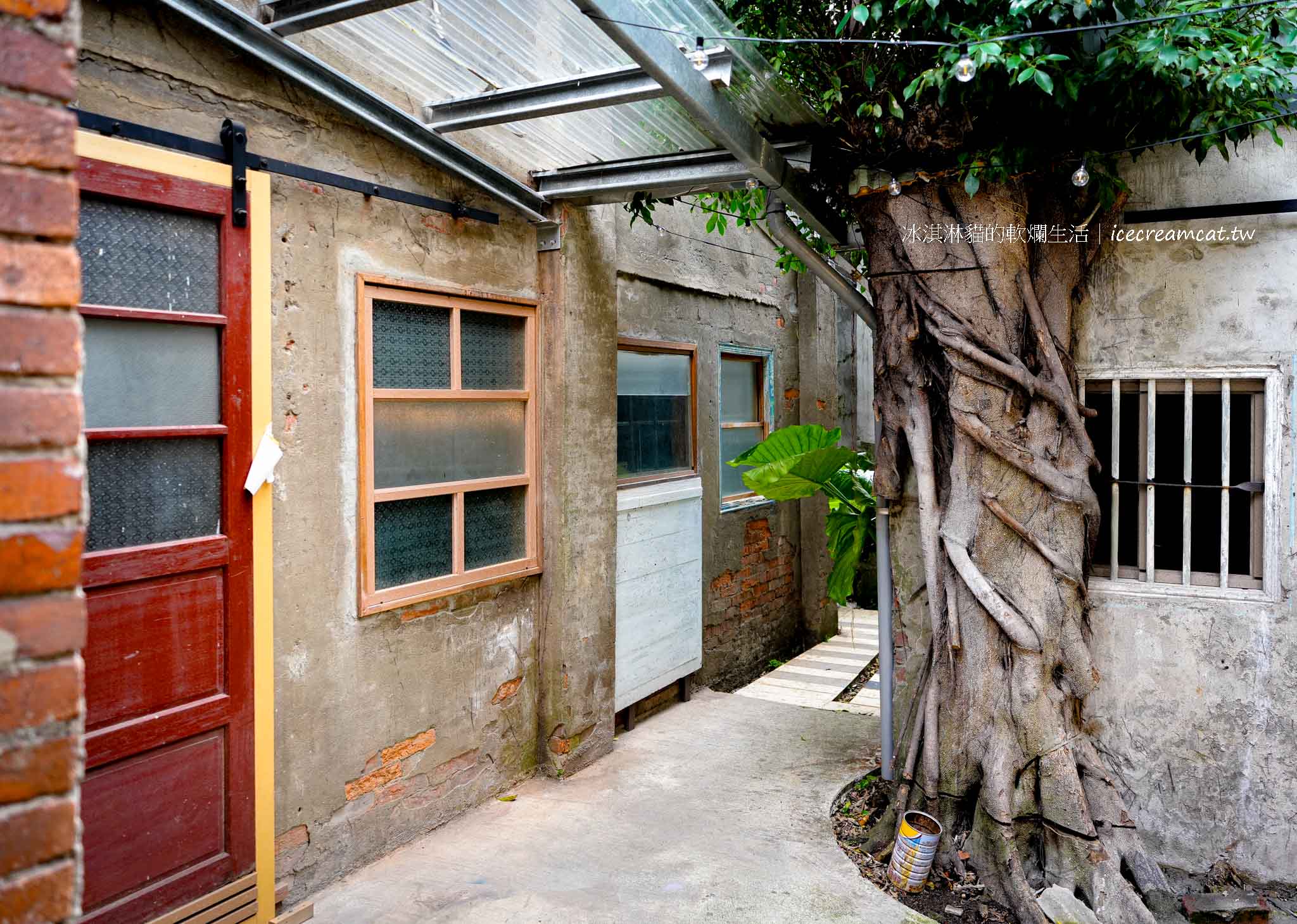 【桃園美食】Focus on Flavor 2 巨大黑手咖啡廳在中壢中原夜市旁，必點美式咖啡55元 @冰淇淋貓的軟爛生活