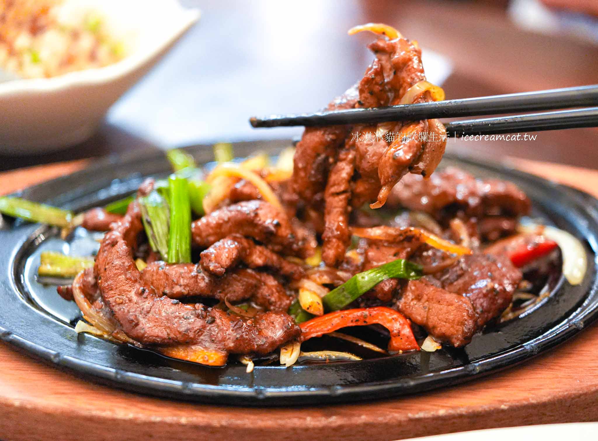 【芝山美食】廣澤擔仔麵菜單必點滷肉飯和紅燒肉,士林人氣熱炒小吃 @冰淇淋貓的軟爛生活 【芝山美食】廣澤擔仔麵菜單必點滷肉飯和紅燒肉,士林人氣熱炒小吃 @冰淇淋貓的軟爛生活